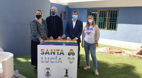 Las oficinas municipales, el teatro Víctor Jara, el Punto J. y Radio Tagoror se iluminan con los colores del orgullo para defender la diversidad  LGTBIQ+