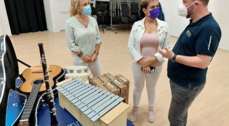 La Escuela Municipal de Música incorpora nuevos instrumentos para las clases y préstamos al alumnado