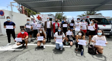 La consejera de Educación y Juventud clausura el curso ‘Formación en prevención, vigilancia y salvamento en el medio acuático’