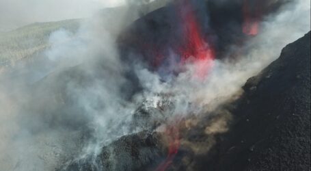 La lava que emite el volcán de La Palma ralentiza su velocidad