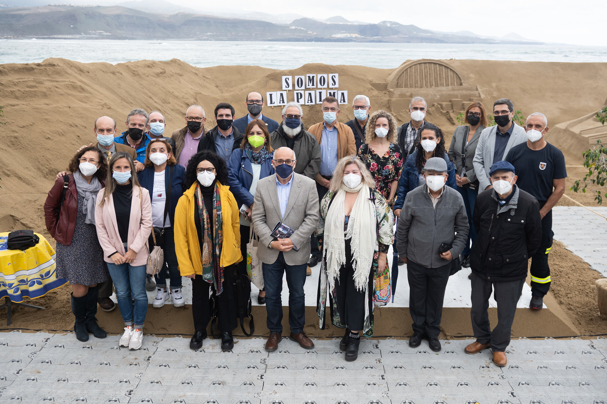 El Cabildo revalida la solidaridad con La Palma en un homenaje a su ...