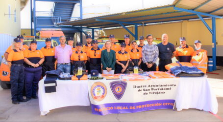 La Agrupación de Voluntarios y Voluntarias de Protección Civil de San Bartolomé de Tirajana estrena uniforme