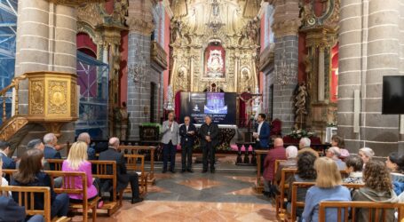 El órgano de la Basílica de Teror restaurado por el Cabildo volvió a sonar en las manos de Arturo Barba