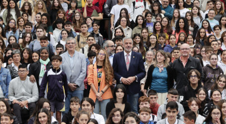 Más de 700 alumnos de Secundaria de     Gran Canaria participan en un concurso de redacción
