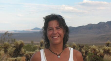 Dina Garzón, ingeniera ecofeminista, analiza en Cueva Pintada el problema del agua en las islas dentro del ciclo ‘Tierra Removida’
