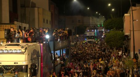 Miles de mascaritas disfrutan de la Gran Cabalgata del Carnaval de Carrizal