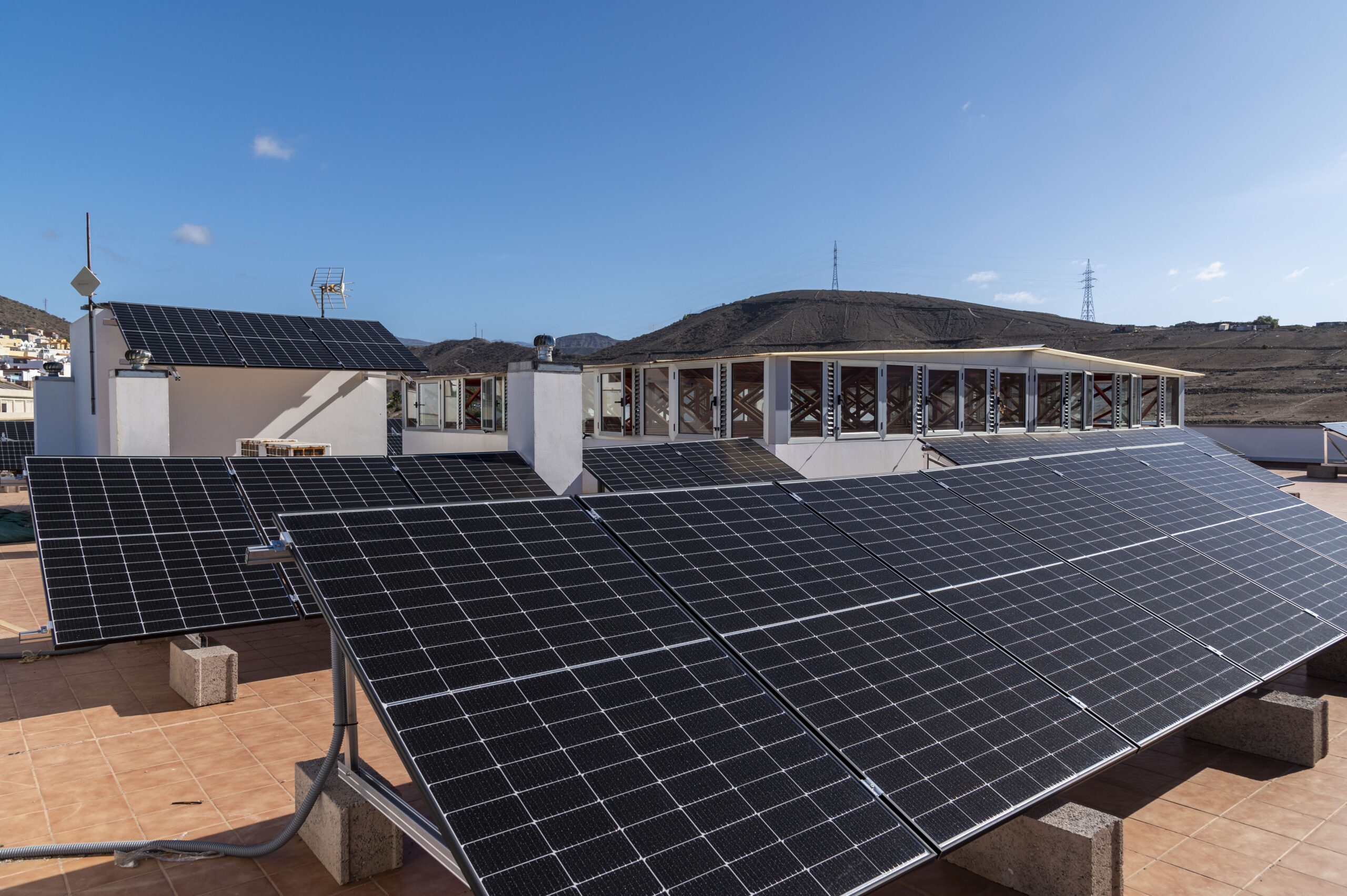 El Centro para la Autonomía Personal de Mogán estrena sistema de autoconsumo fotovoltaico