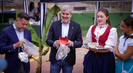 Clavijo celebra el Día de Canarias con alumnado de Gáldar