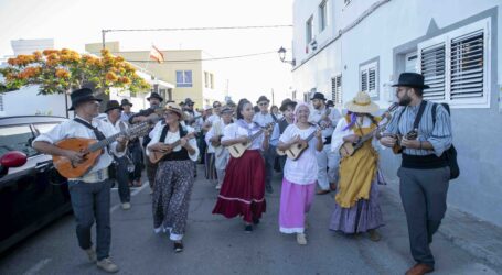 Mogán celebra el Día de Canarias con artesanía y folclore