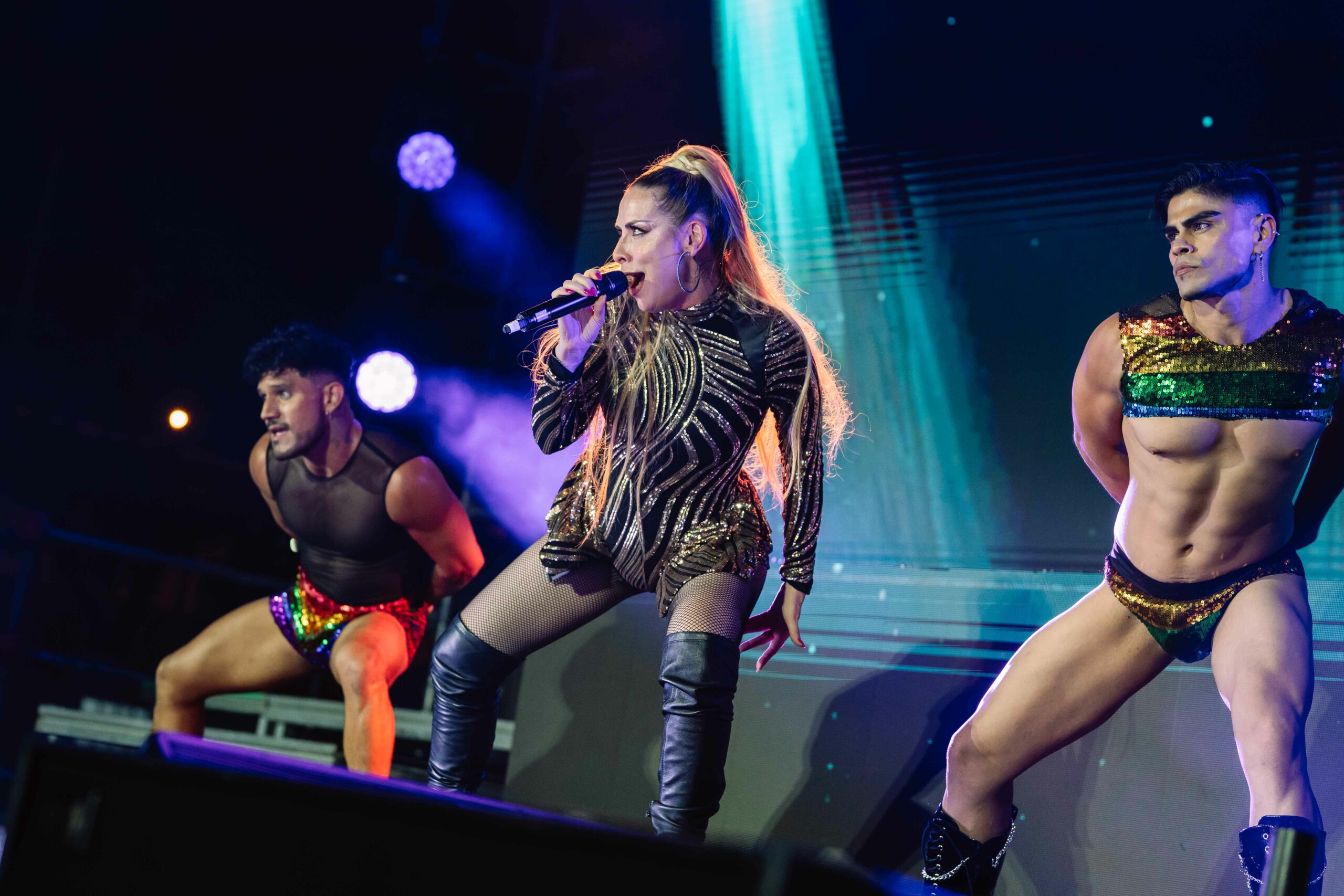 La cantante canaria Cristina Ramos entusiasma al público de ‘Maspalomas Pride by Freedom’