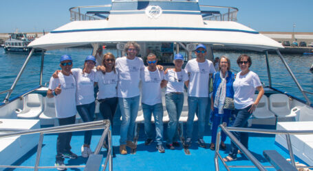 El Spirit of the Sea, pionero en el avistamiento de cetáceos en Canarias, celebra su 25º aniversario