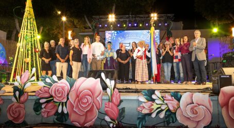 Mercedes Romano recibe la Vara de Romera de Honor 2024  de las Fiestas de la Santísima Trinidad de El Tablero