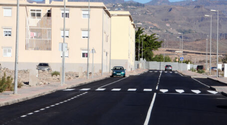 Vías y Obras renueva y refuerza la señalización viaria de Playa del Inglés