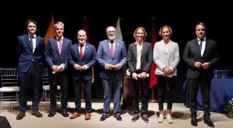 Santa Lucía de Tirajana estrena himno oficial durante el reconocimiento a las hermanas Ruano y a Pepito Reyes