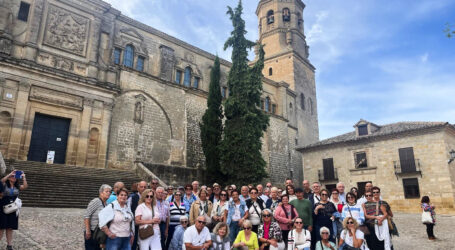 Más de 50 vecinos de San Bartolomé de Tirajana conocen Jaén y Granada con la Concejalía del Mayor