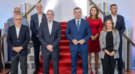 Gobierno y Cabildos pactan el seguimiento de la hoja de ruta “para transformar Canarias”