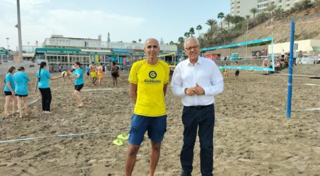 El alumnado de los IES de Maspalomas se enganchan al voley playa en El Inglés