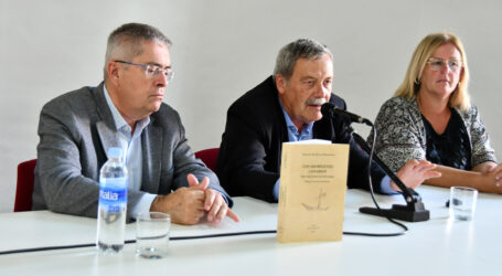 Presentación de la última publicación del Catedrático de Historia Económica de la Universidad de La Laguna, D. Antonio Manuel Macías Hernández: “LOS ABORÍGENES CANARIOS”.