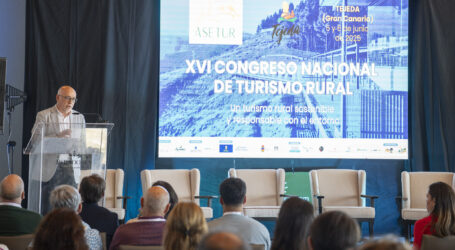 Antonio Morales señala ante el sector del turismo rural que “no hay futuro sin territorio, ni turismo sin identidad”