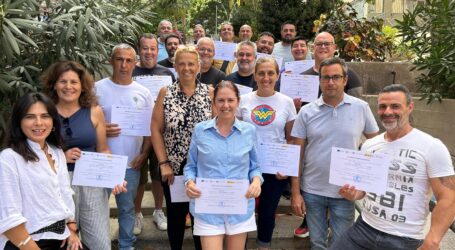 La Cámara de Comercio forma a mayores de 45 años en conducción de guaguas