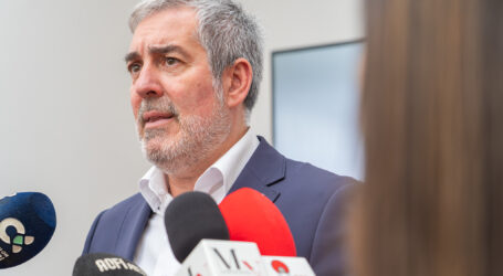 Clavijo exige rapidez en el reparto de menores tras solicitar la contingencia migratoria extraordinaria