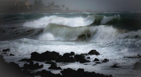 El Gobierno de Canarias declara la prealerta por fenómenos costeros ante la combinación de mala mar, calor extremo y calima