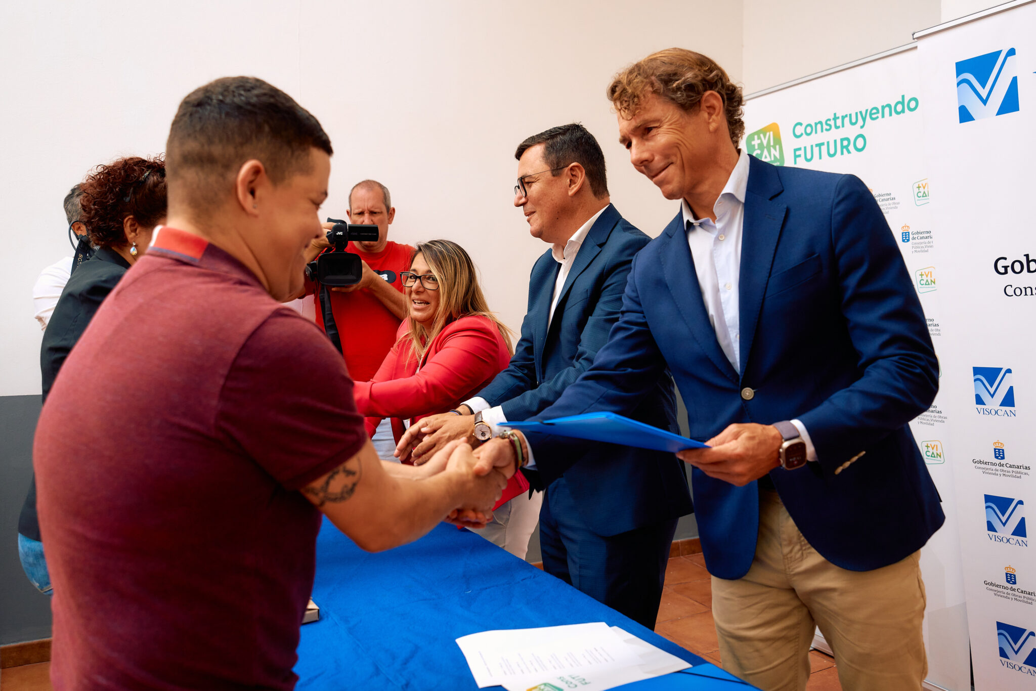 Gobierno de Canarias entrega 50 viviendas protegidas en Ingenio ...