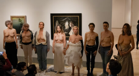 La artista canaria Teresa Correa presenta en el Museo Thyssen la performance ‘Mujer ante el espejo’