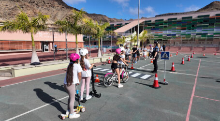 Mogán lleva la educación vial a las aulas de Primaria con jornadas formativas junto a la Policía Local