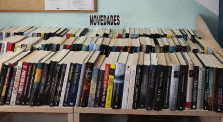 Las bibliotecas de Mogán incorporan 128 nuevos libros para reforzar la lectura en el municipio