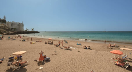 Mogán refuerza la vigilancia en sus playas tras más de 100 denuncias en una semana