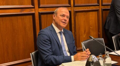 Hidalgo reivindica que Gran Canaria lidera la creación de vivienda protegida y plazas de dependencia en Canarias