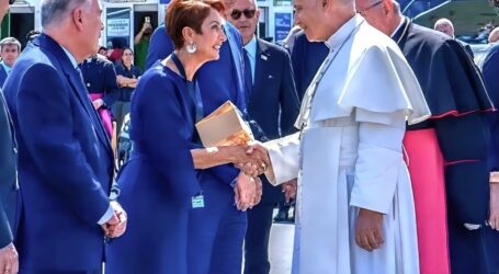 Onalia Bueno a Pedro Sánchez en la visita del Papa al muelle de Arguineguín: “Si se produce otra crisis migratoria, no puedes volver a fallar”