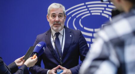 Clavijo busca en Irlanda apoyo para proteger los fondos de Canarias y limitar la compra de segundas viviendas