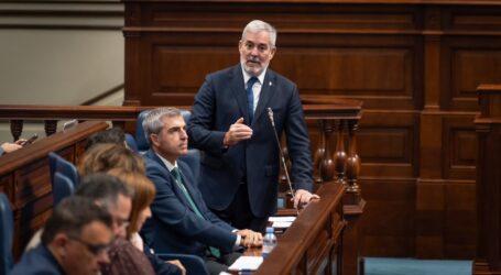 Clavijo exige al Estado limitar la compra de vivienda por foráneos en Canarias