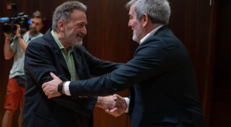 Clavijo y CEAR alertan de falta de recursos ante el repunte migratorio en Canarias