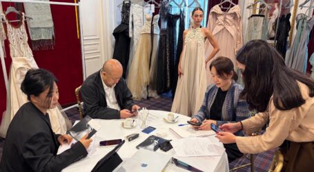 La moda canaria lleva sus diseños y artesanía a París
