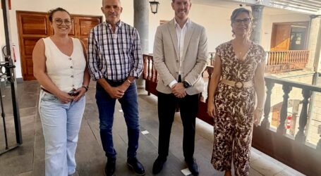 Narváez reclama colegios adaptados al calor y cuestiona 1,5 millones para climatizar oficinas en Tirajana